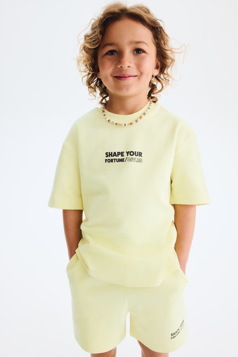 2-Piece T-Shirt and Sweatshorts Set