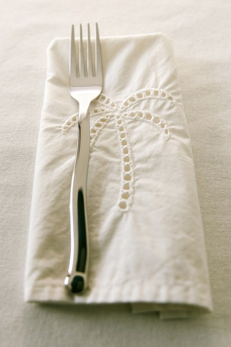 4-Pack Eyelet-Embroidered Napkins