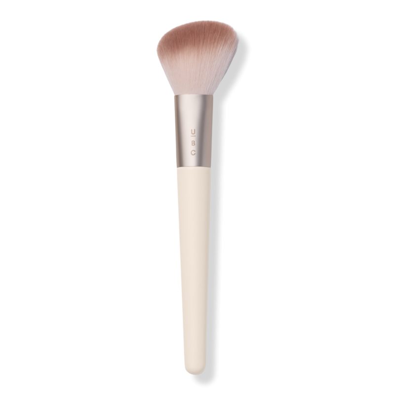 Angled Blush Brush 148