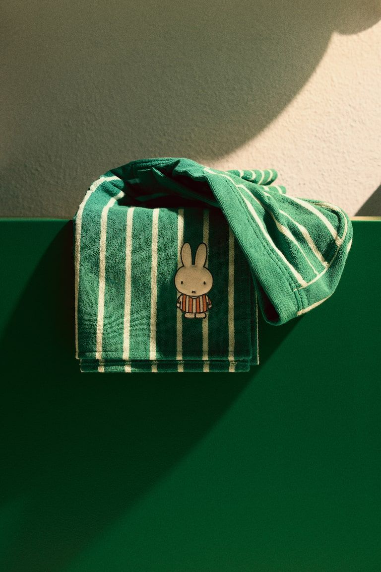 Cape-Style Baby Towel with Appliqué