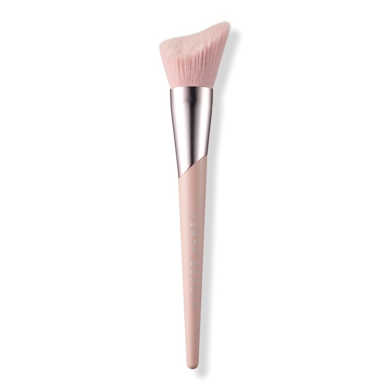 Cheek-Hugging Bronzer Brush 190