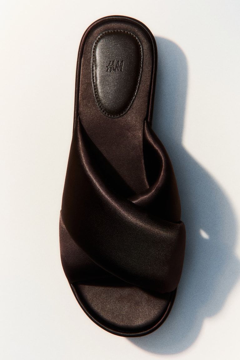 Chunky Flatform Sandals