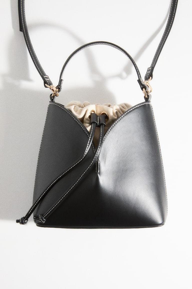 Crossbody bucket bag