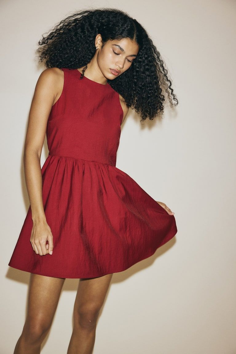 Dress with Bow at Back
