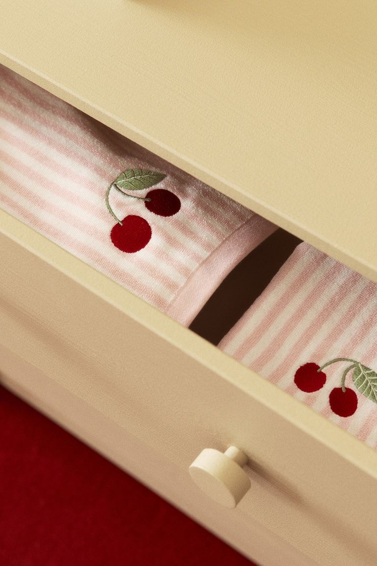 Embroidered-Detail Bath Towel