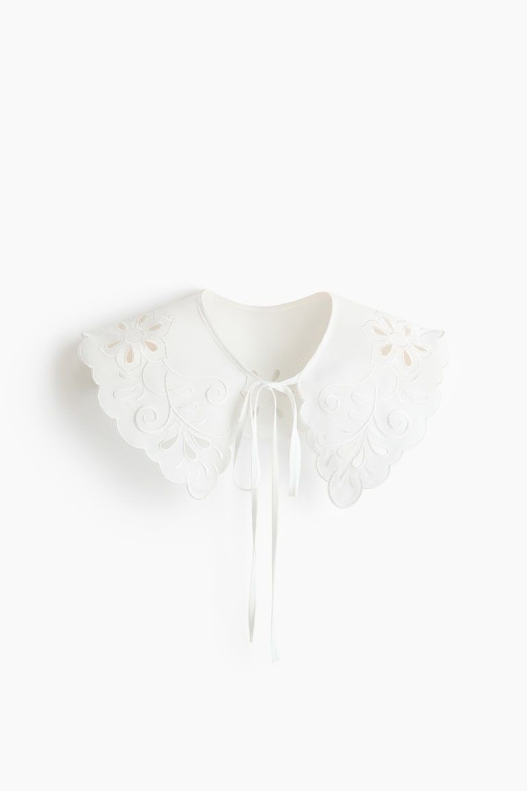 Eyelet-Embroidered Collar