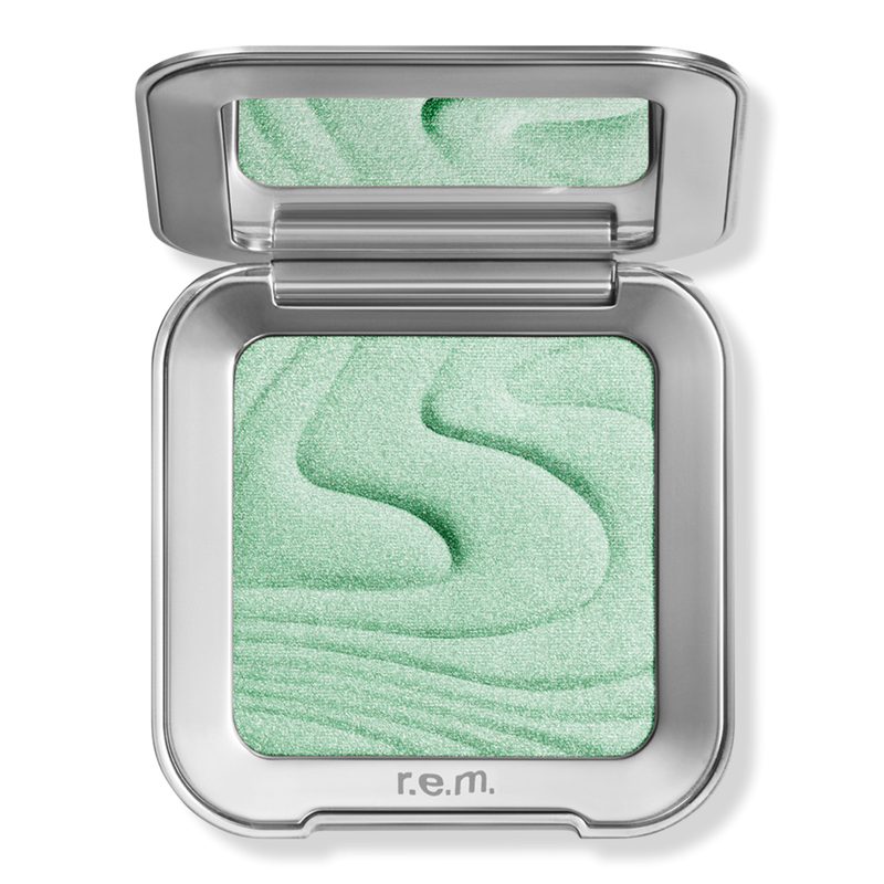 Interstellar Highlighter Topper - mama earth