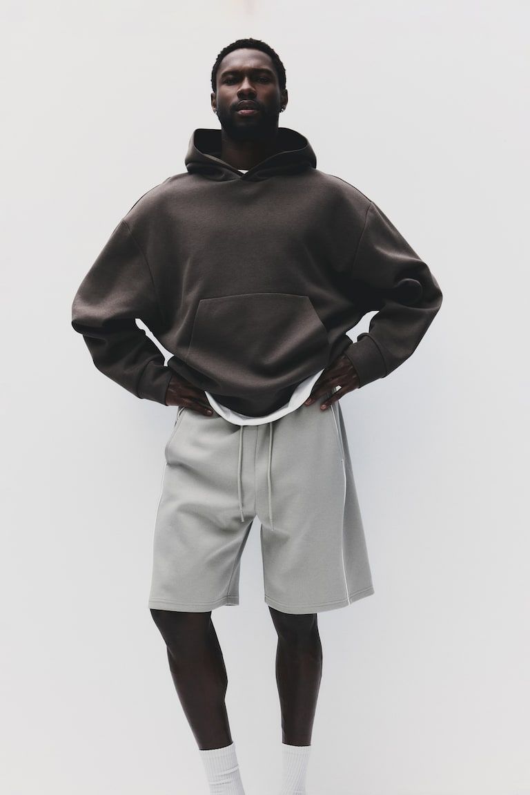 Loose-Fit Sports Shorts with DryMove™