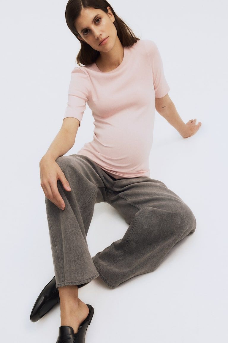 MAMA Fitted T-Shirt