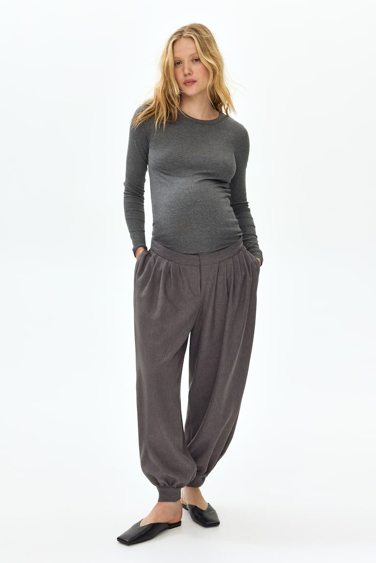 MAMA Pleated Balloon-Leg Pants