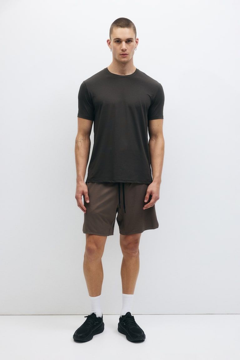 Muscle-Fit Sports Shirt with DryMove™