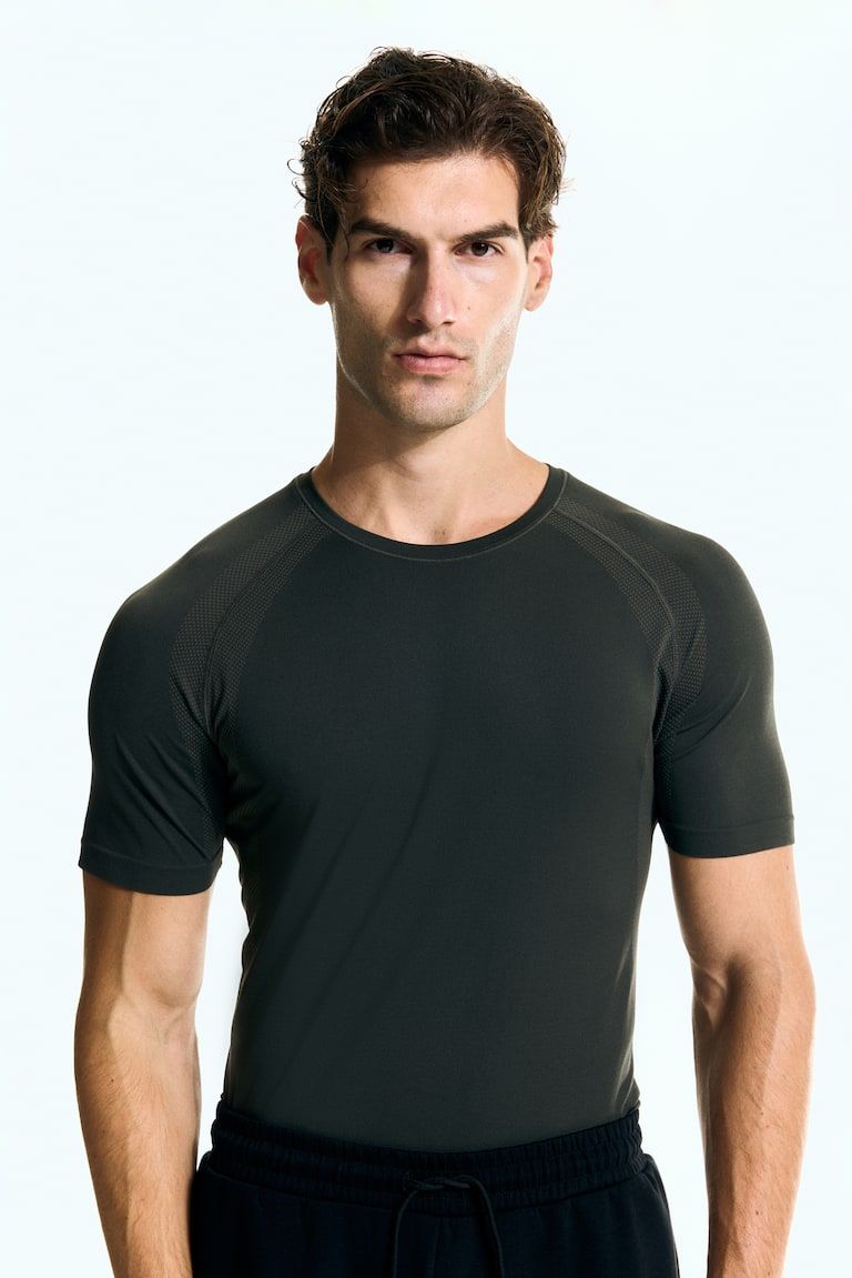 Muscle Fit Sports T-Shirt with DryMove™