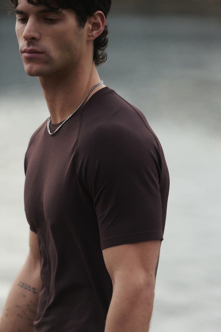 Muscle Fit Sports T-Shirt with DryMove™
