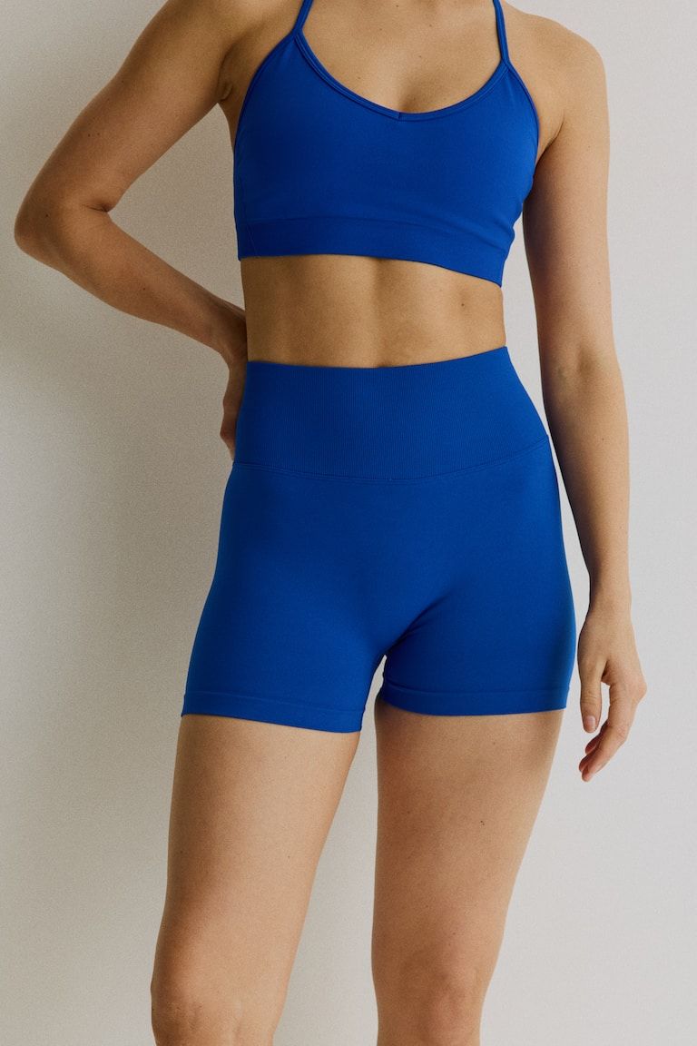 Seamless Scrunch Hot Pants with DryMove™