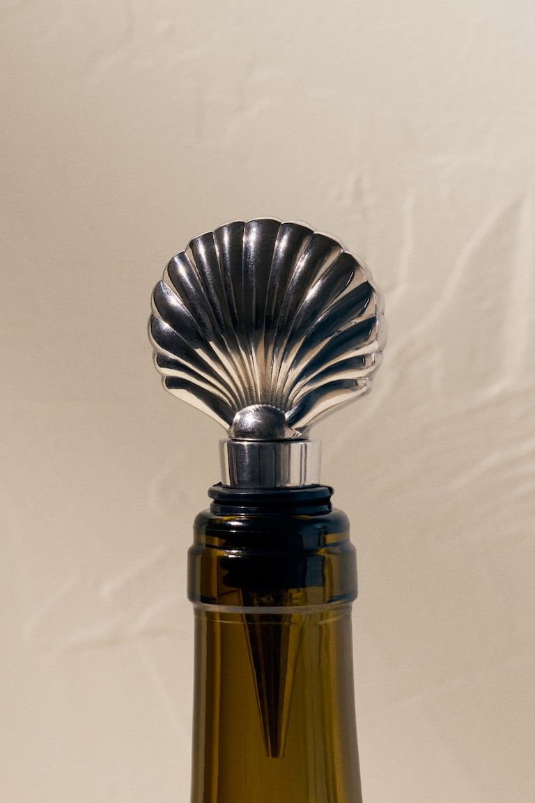 Seashell-Shaped Bottle Stopper