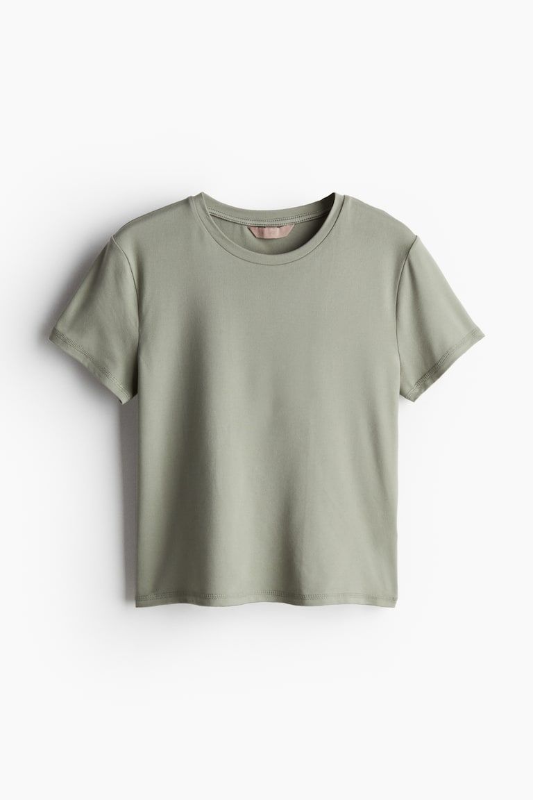 Short T-shirt