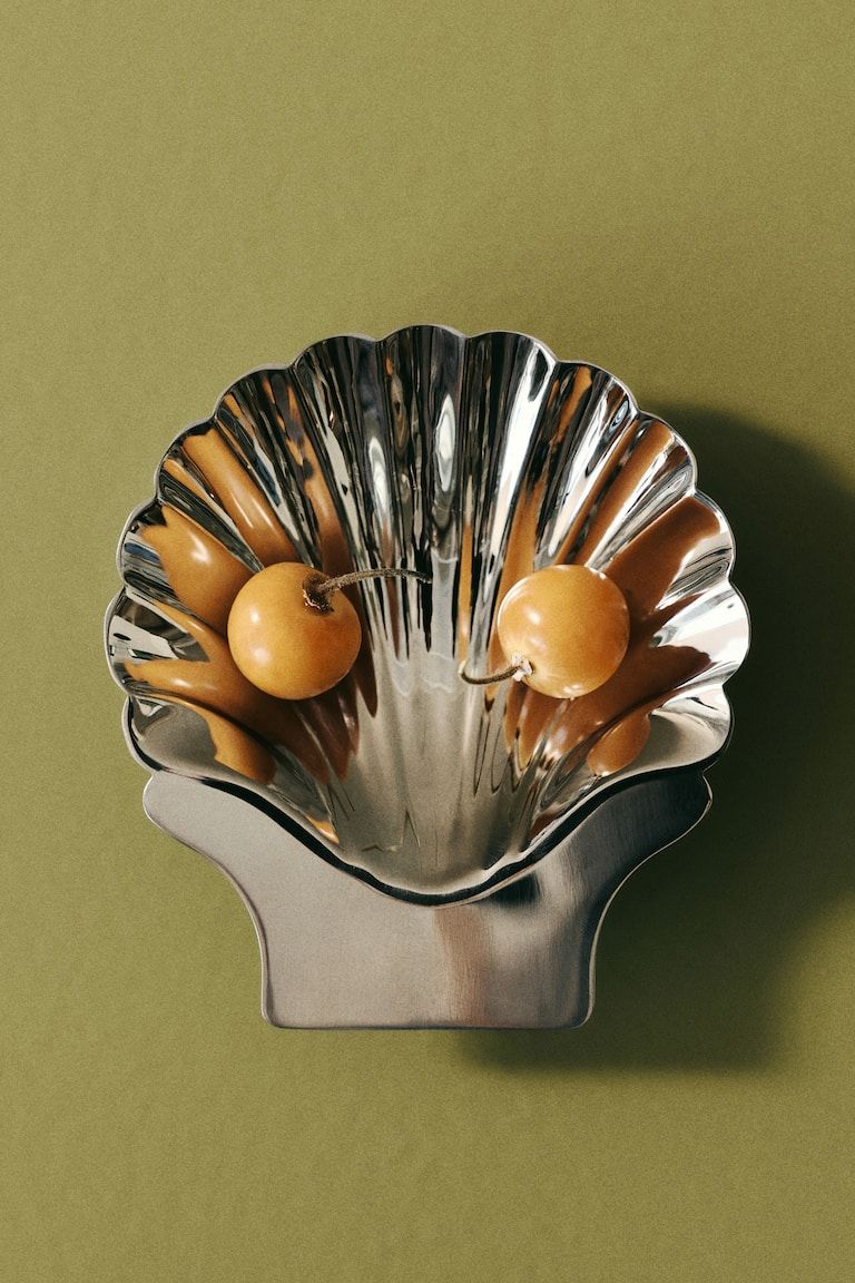 Small Seashell-Shaped Serving Bowl