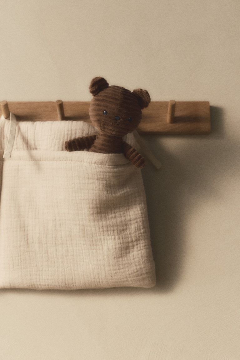 Wall-Hanging Muslin Organizer