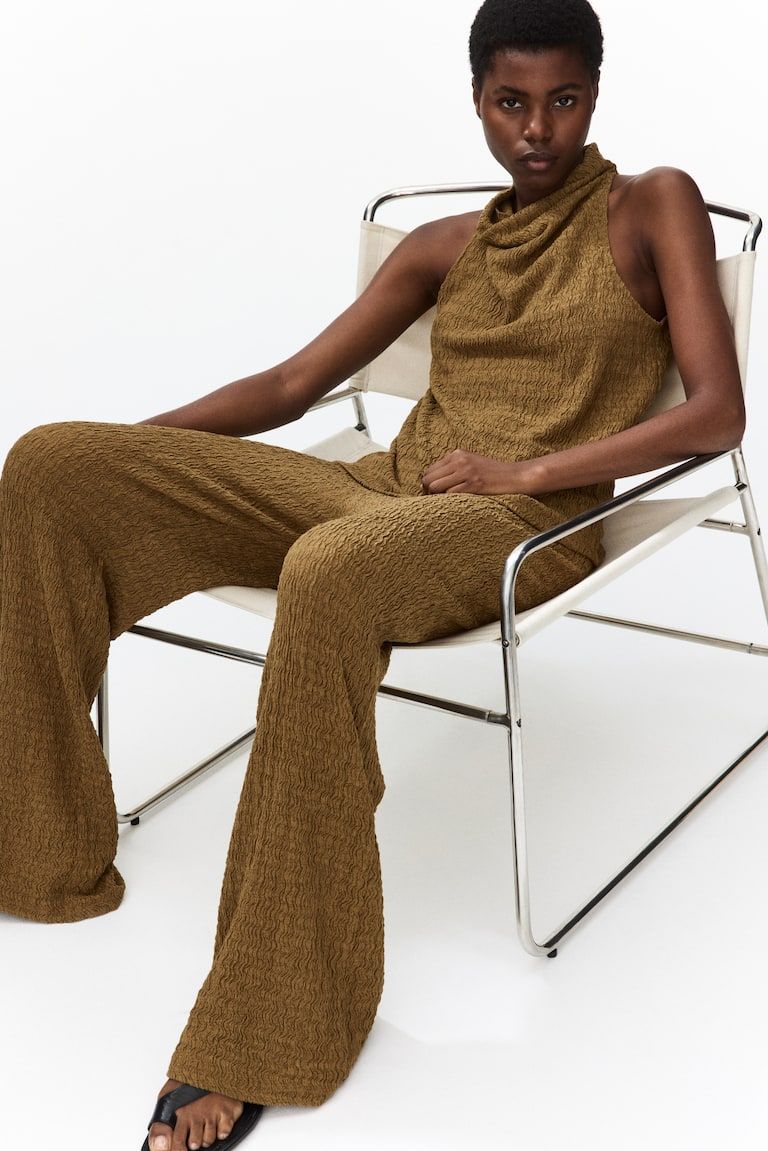 Wide-Leg Crinkled Pants